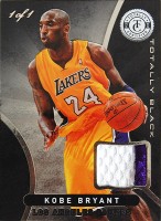 2012-13 Totally Certified Totally Black Memorabilia Prime #1 Kobe Bryant